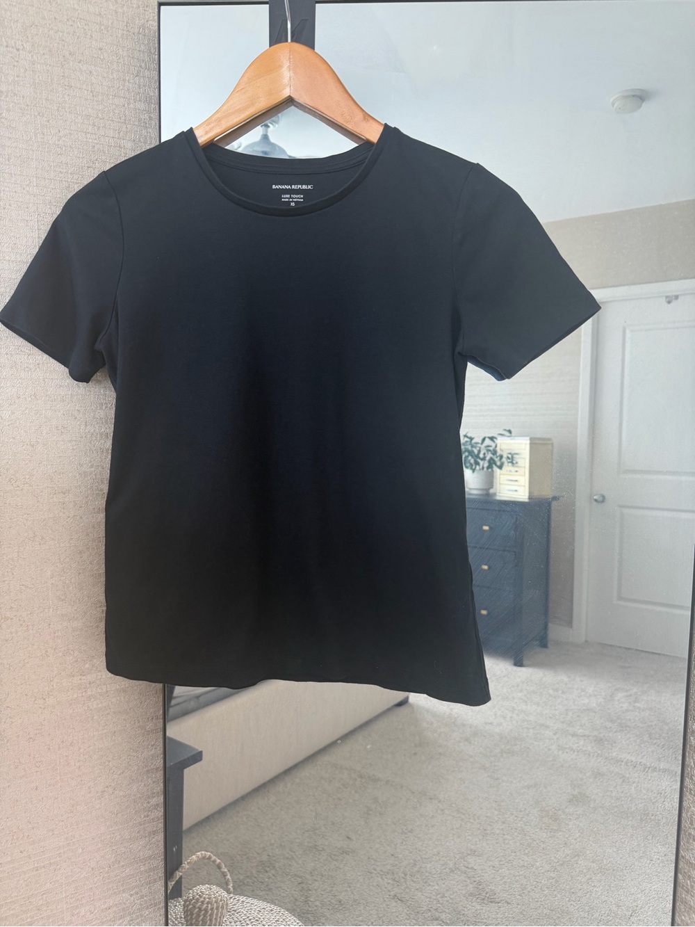 Banana Republic Luxe Touch Short-Sleeve Tee – XS – Black – 100% Cotton
